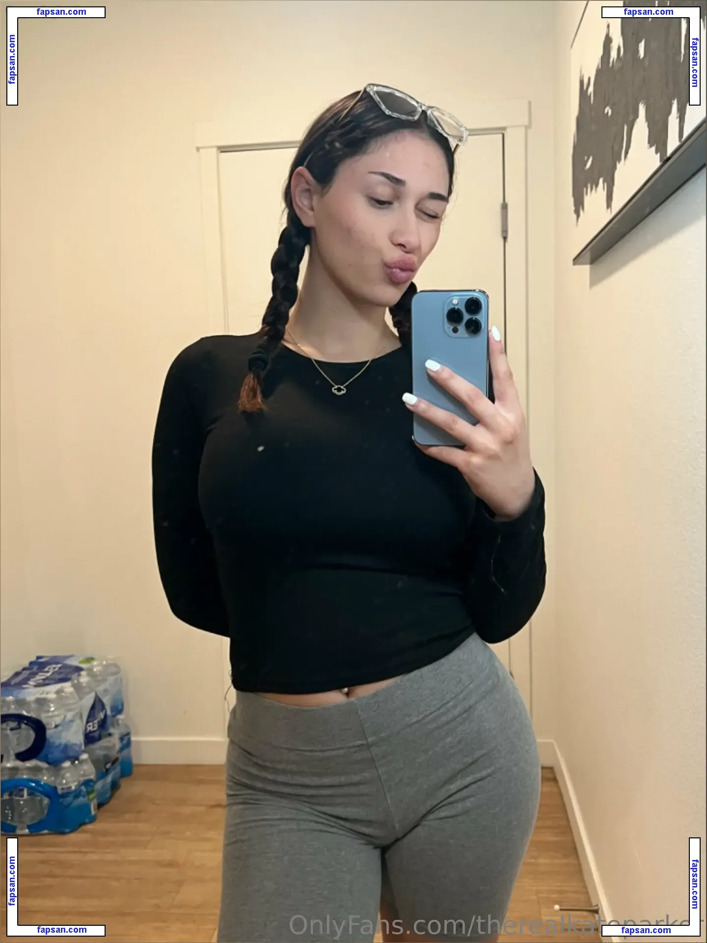 therealkateparker nude photo #0007 from OnlyFans