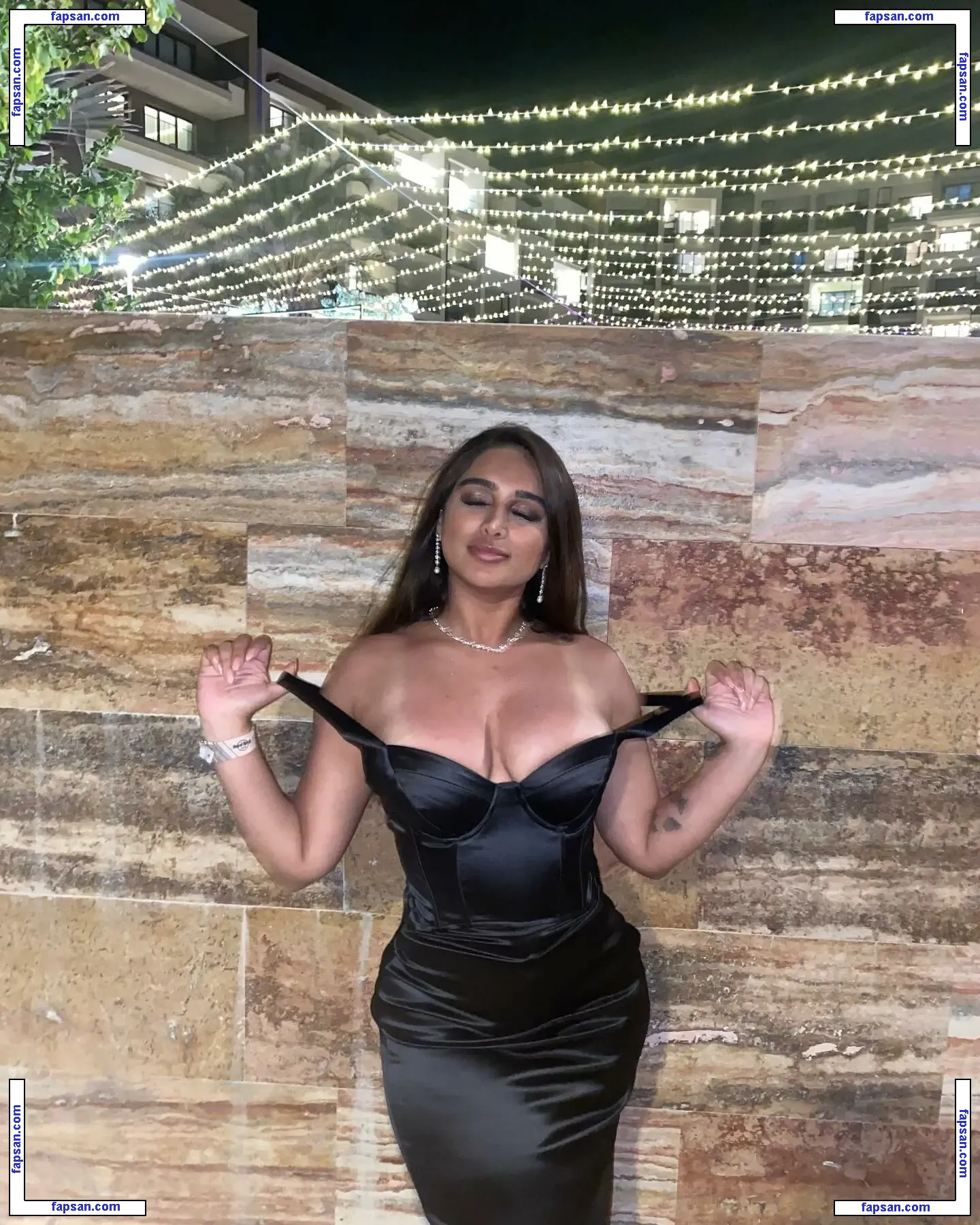 therealmeghnaa nude photo #0004 from OnlyFans