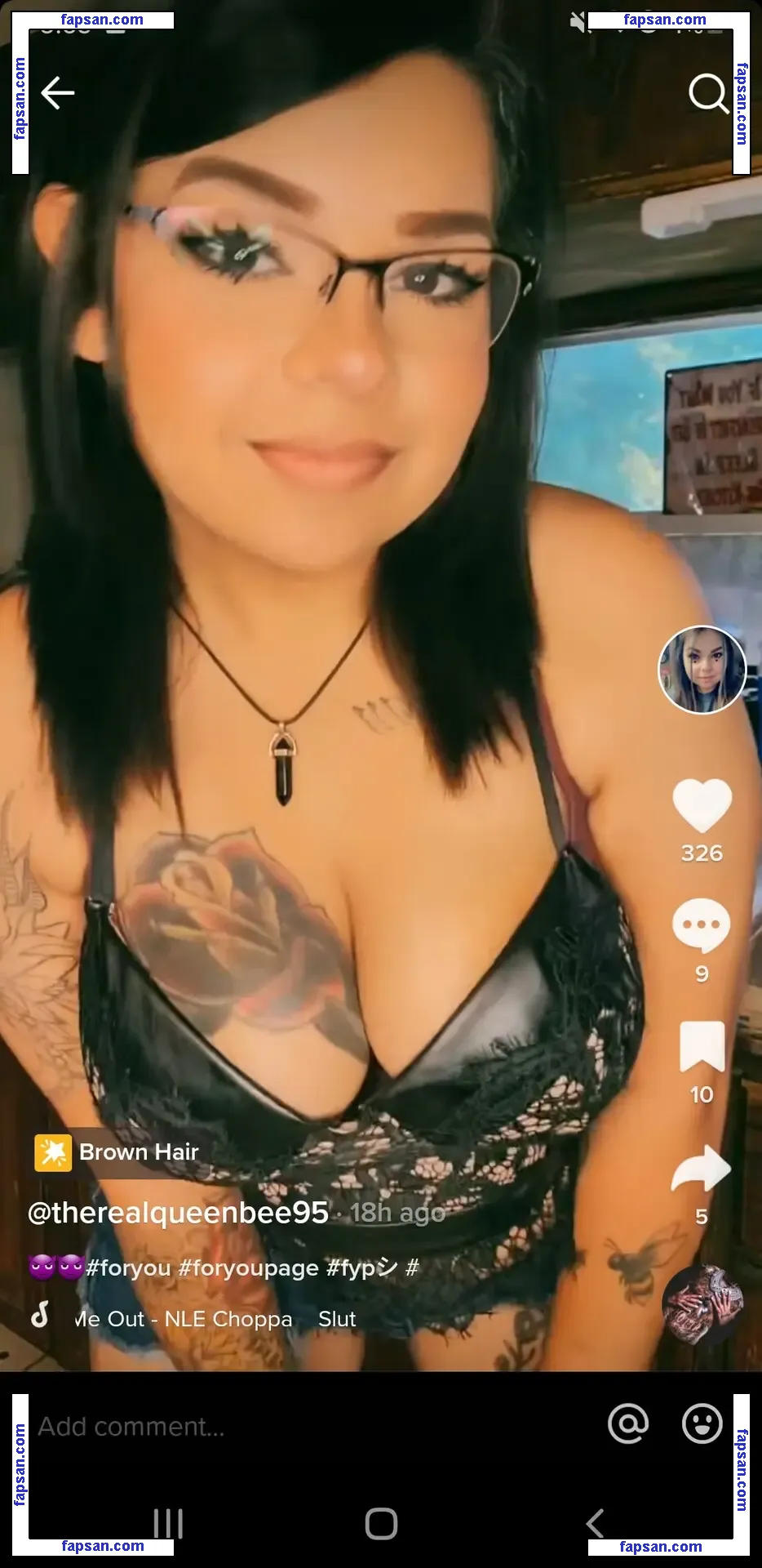 therealqueenbee голая фото #0001 с Онлифанс