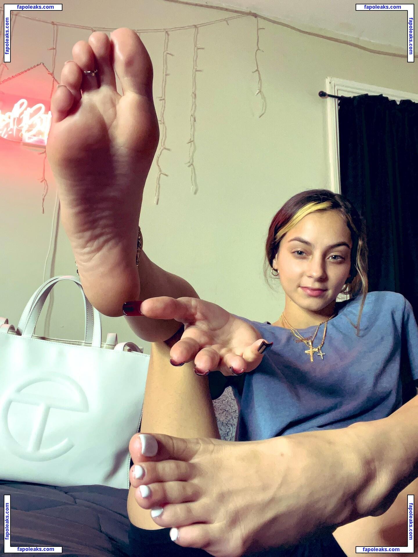 therealraneesax / footprincessx1 / therealraneesa nude photo #0012 from OnlyFans