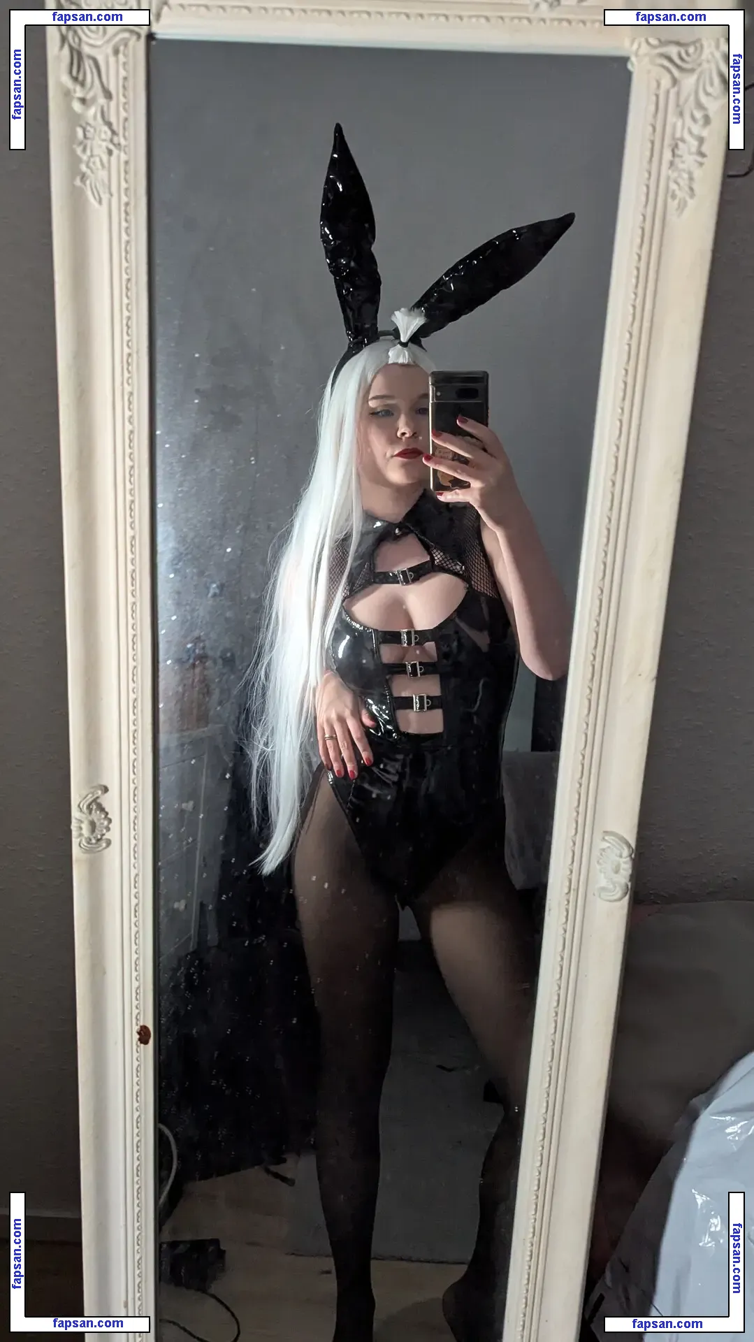 Therlyen nude photo #0031 from OnlyFans