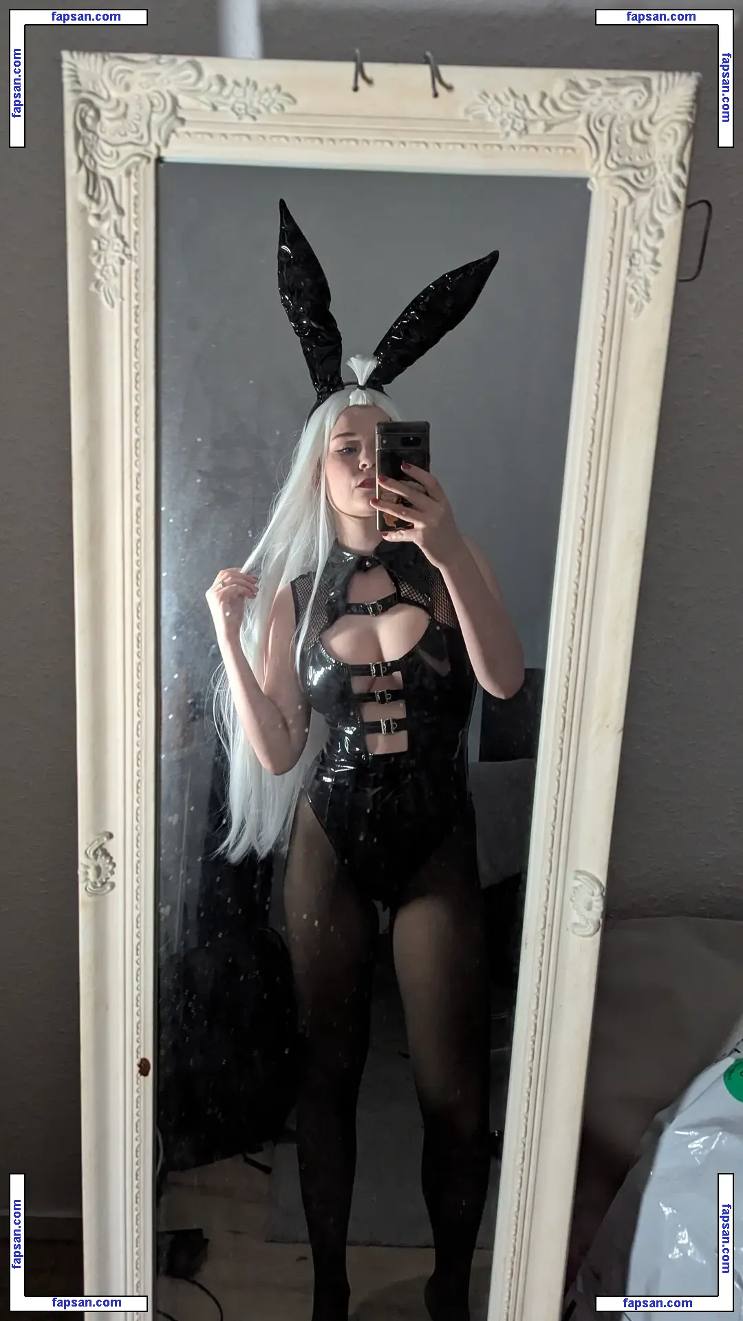 Therlyen nude photo #0033 from OnlyFans