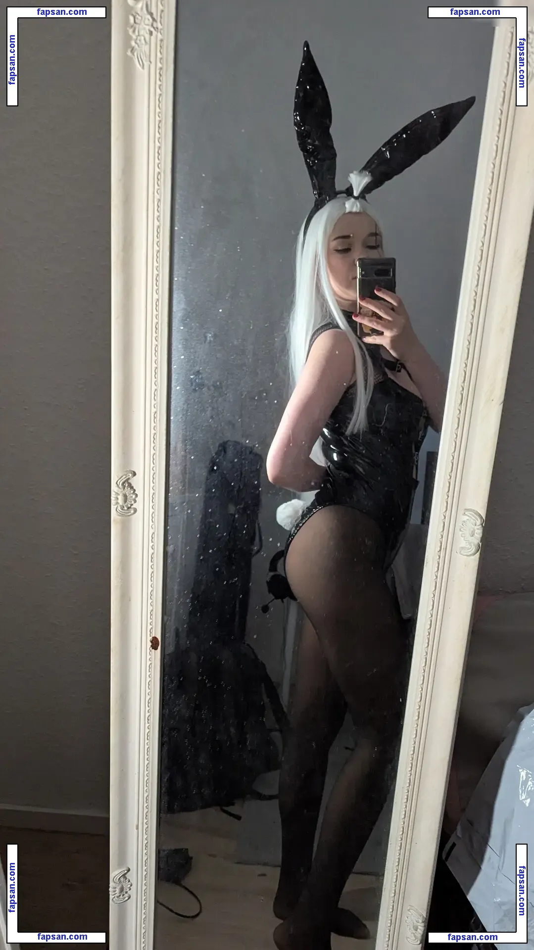 Therlyen nude photo #0041 from OnlyFans