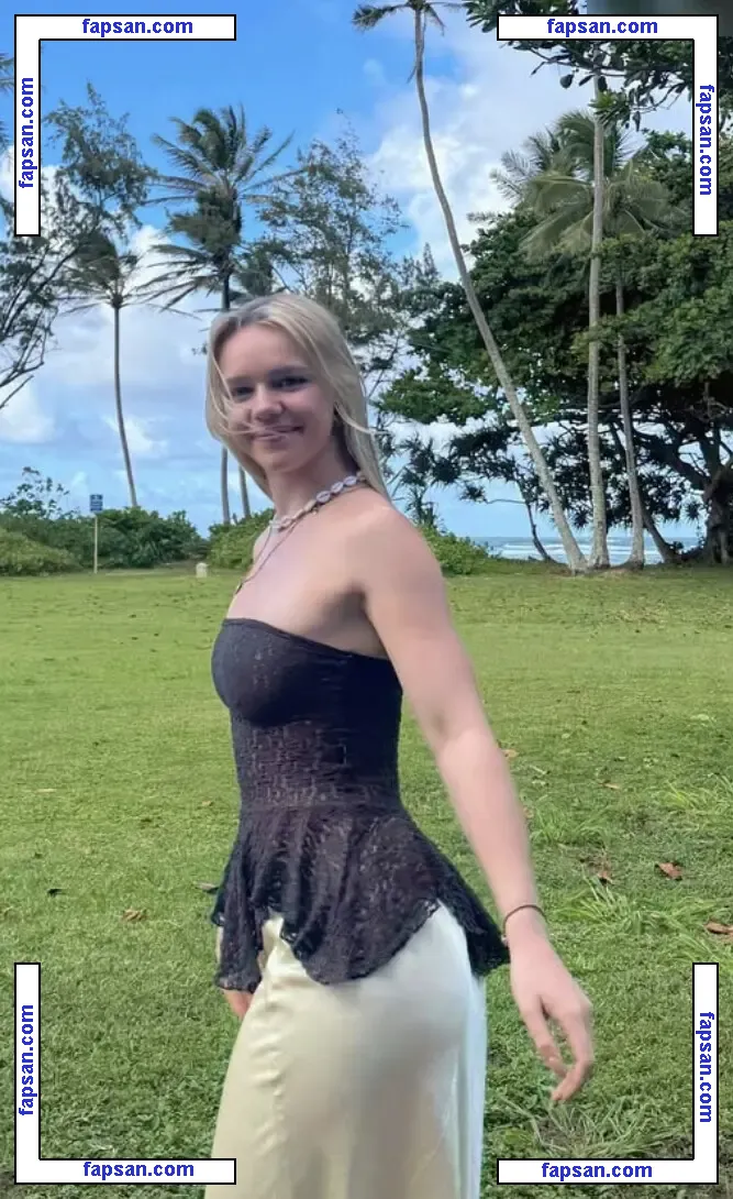 Thesi.Sophie nude photo #0005 from OnlyFans