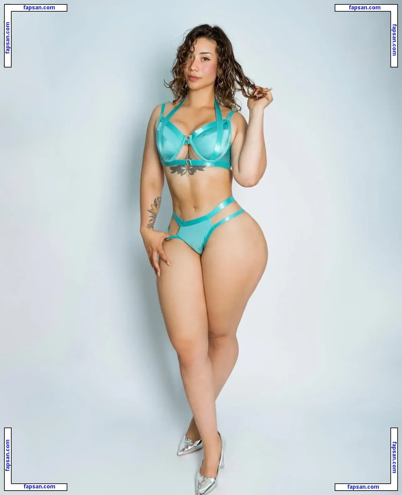 Thicc Thighs голая фото #0023 с Онлифанс