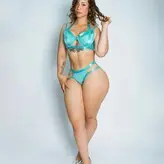 Thicc Thighs голая #0023