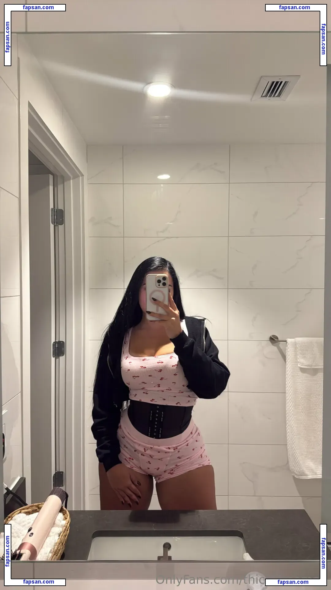 Thicklilmama1 nude photo #0013 from OnlyFans
