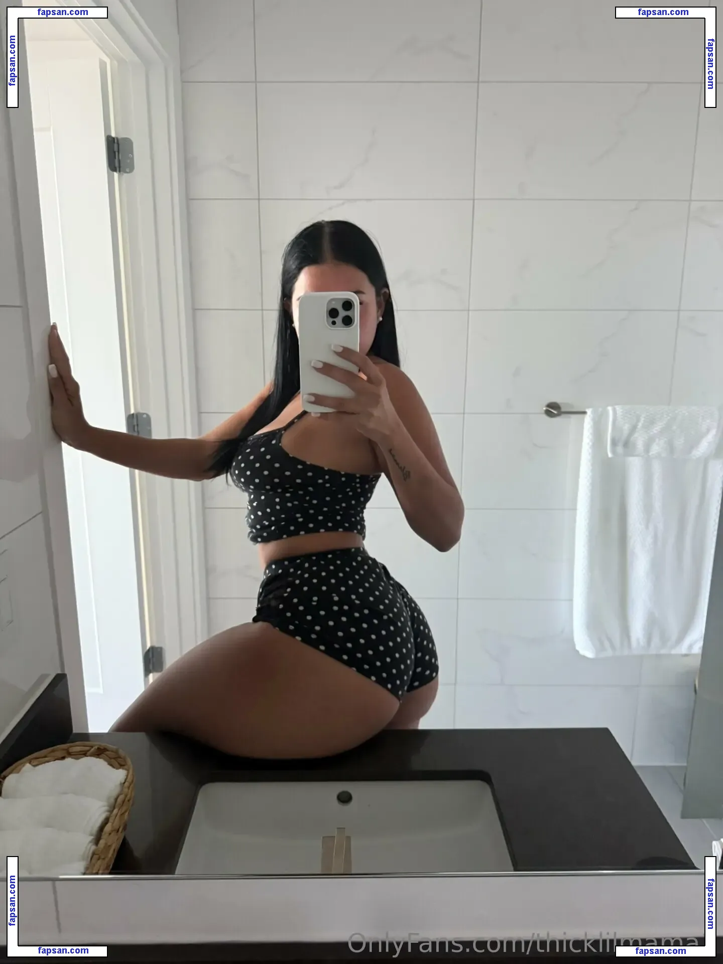 Thicklilmama1 nude photo #0020 from OnlyFans