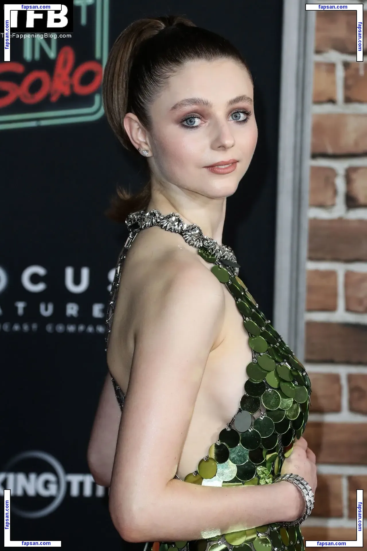 Thomasin McKenzie nude photo #0021 from OnlyFans