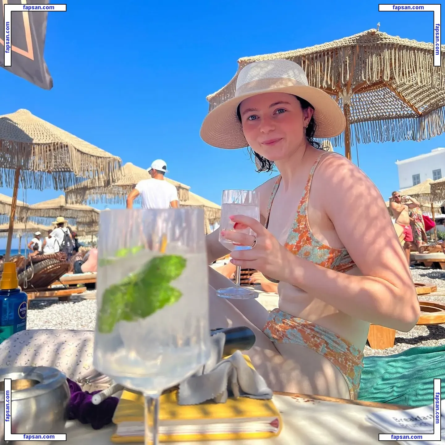 Thomasin McKenzie nude photo #0142 from OnlyFans