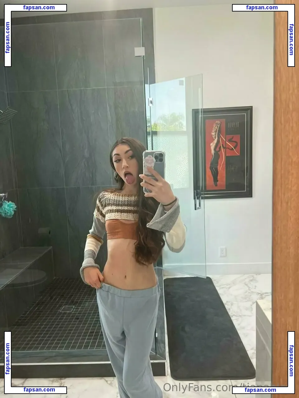 Tiana Blow голая фото #0093 с Онлифанс