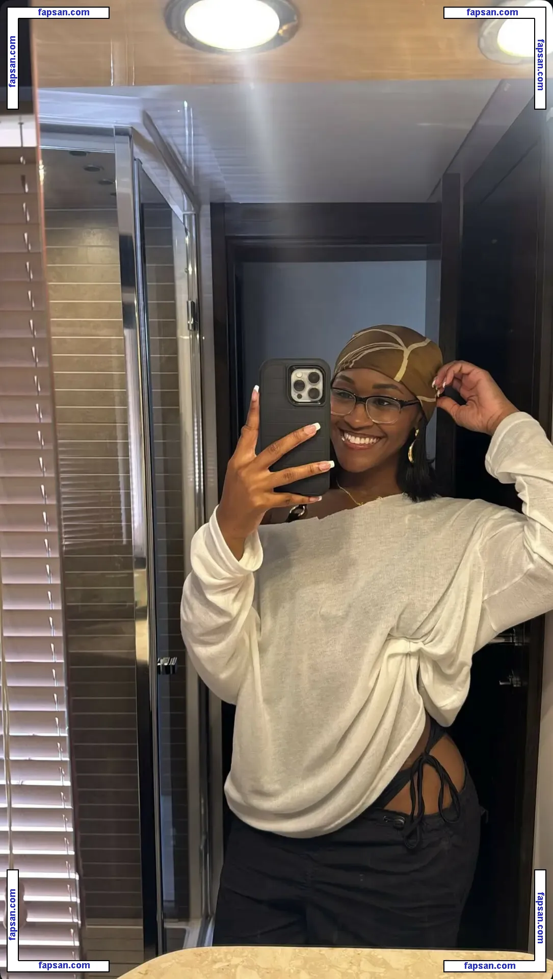 Tiara Howard голая фото #0005 с Онлифанс