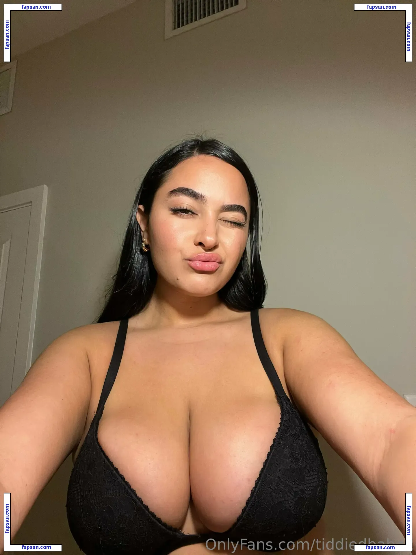 tiddiedbabe2 nude photo #0019 from OnlyFans