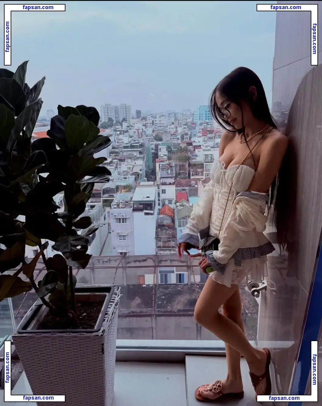 tiffanyxhoang nude photo #0022 from OnlyFans