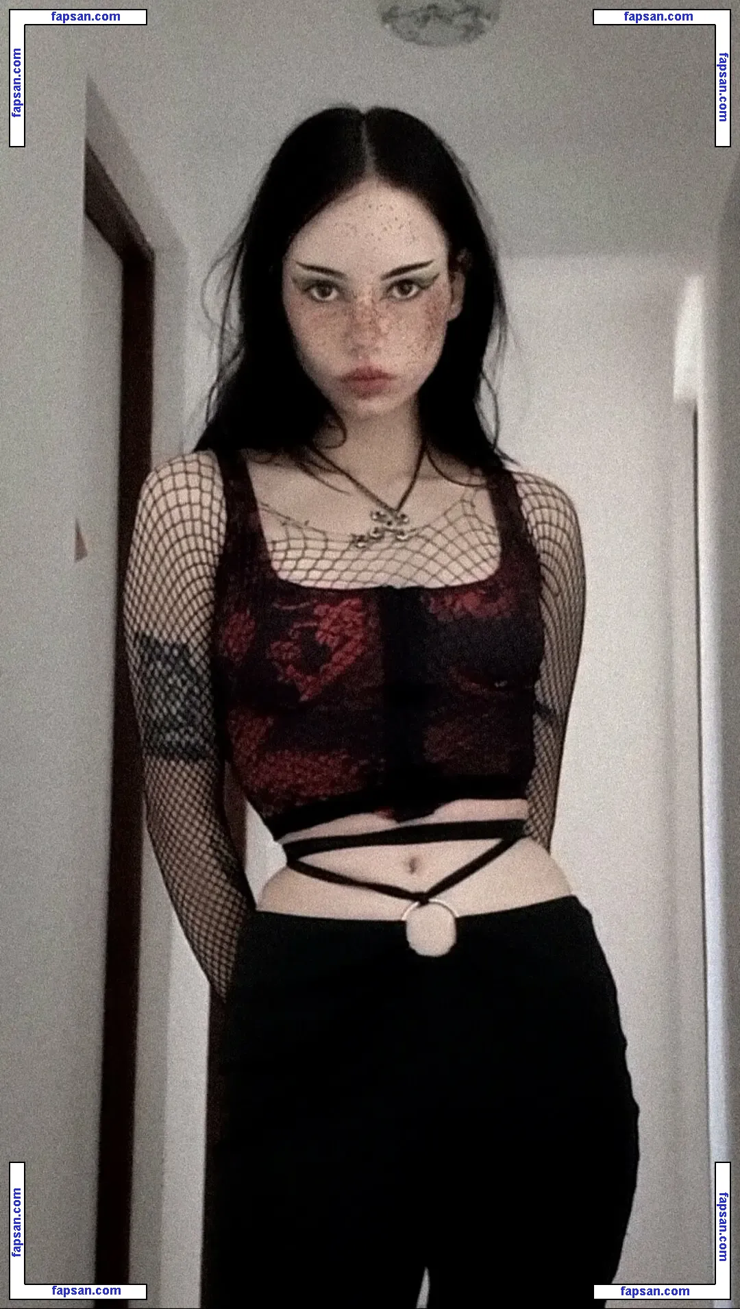 tightgoth / brunade6 / lady_nyx2 nude photo #0003 from OnlyFans