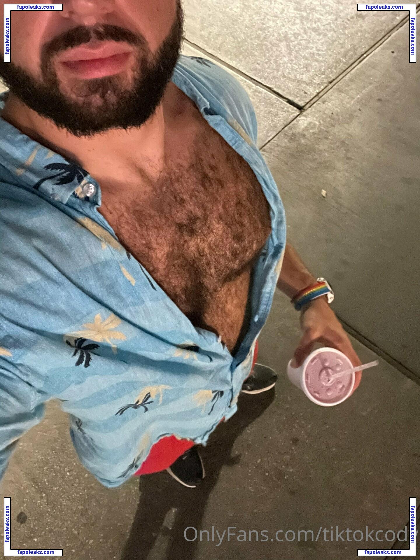 tiktokcody / cody.cowboy2001 nude photo #0004 from OnlyFans