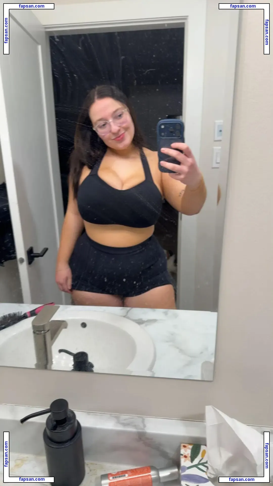 tillyyandmee голая фото #0001 с Онлифанс