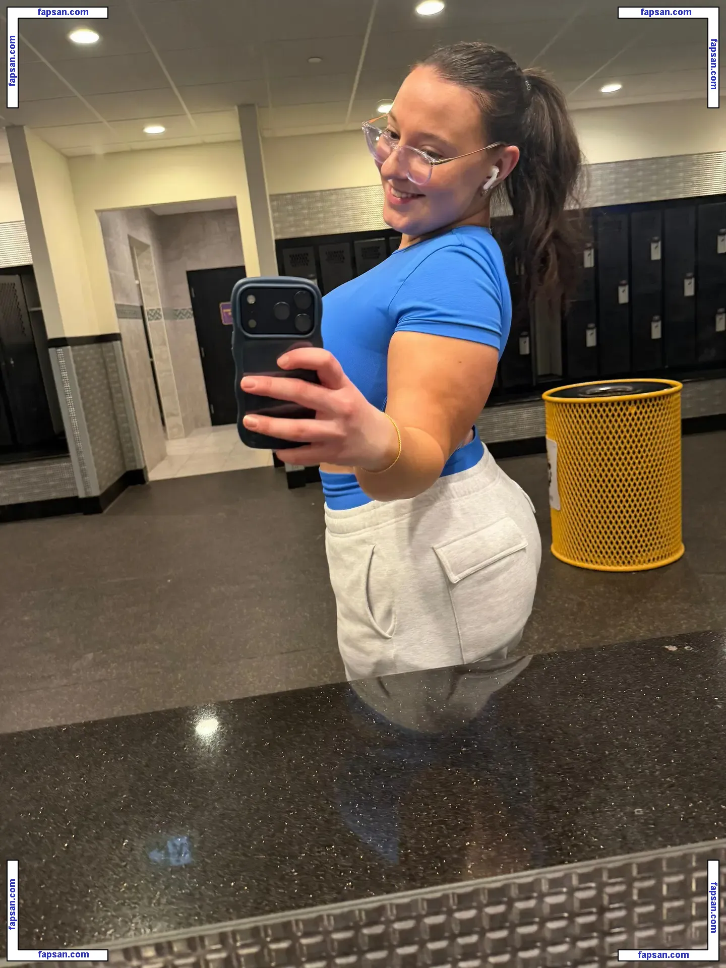 tillyyandmee голая фото #0003 с Онлифанс