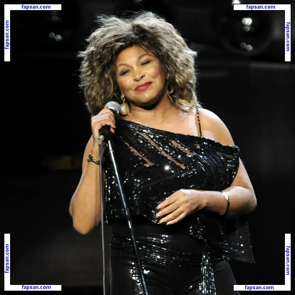 Tina Kitsune голая фото #0015 с Онлифанс