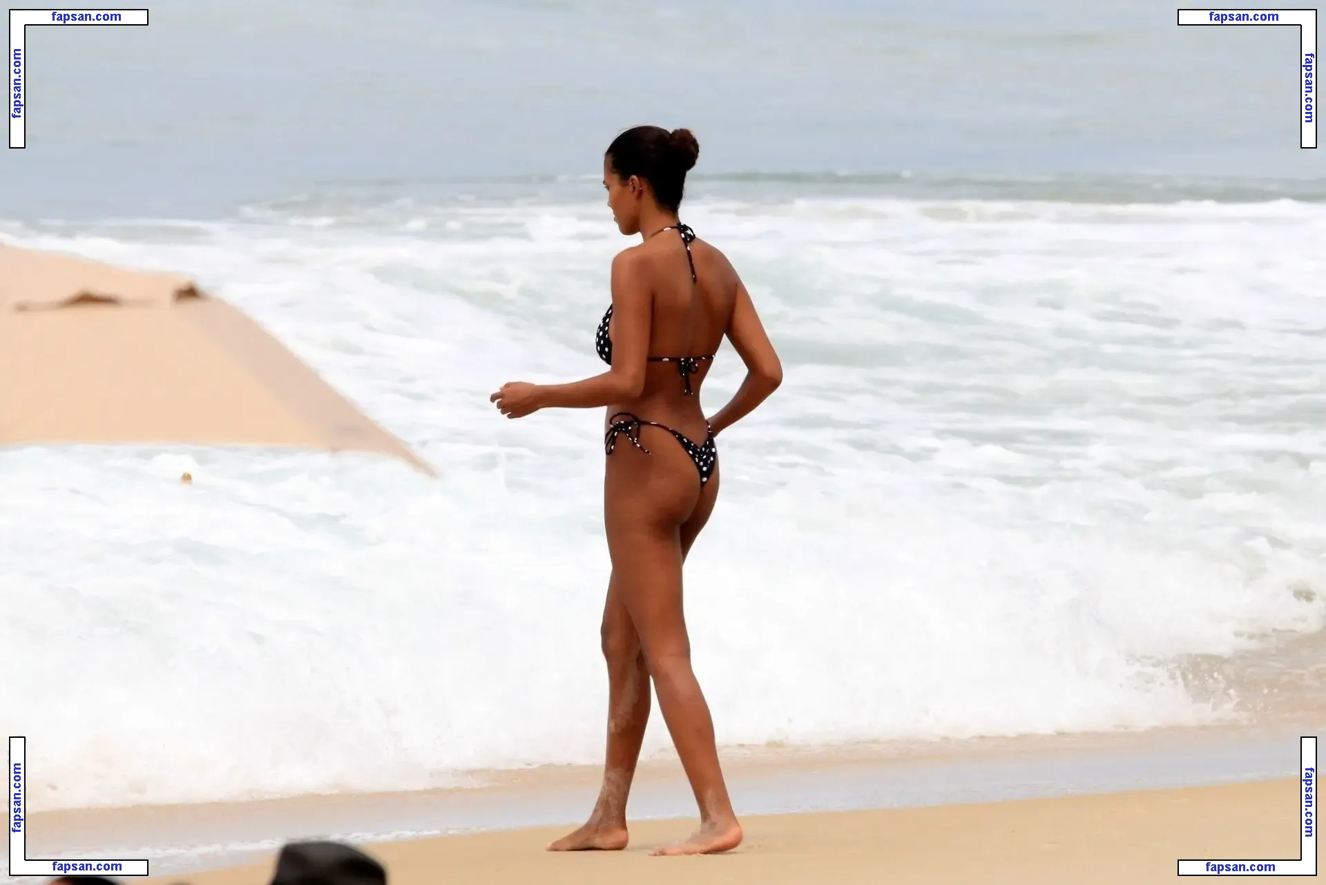 Tina Kunakey голая фото #0242 с Онлифанс