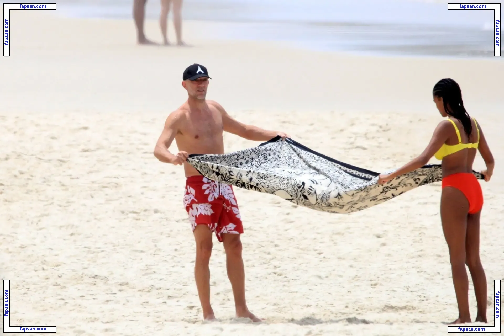 Tina Kunakey голая фото #0301 с Онлифанс