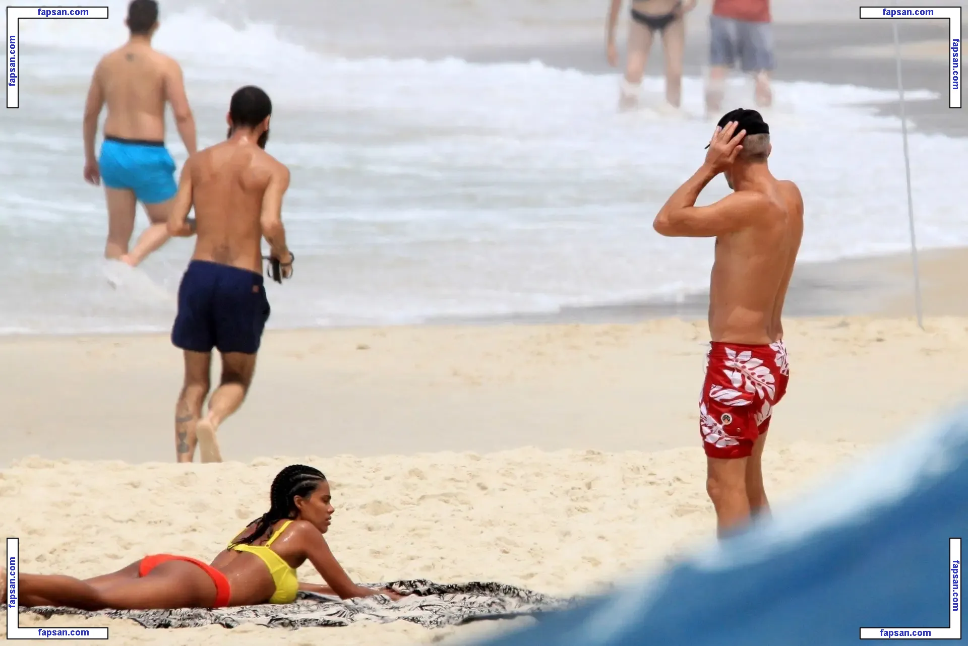 Tina Kunakey голая фото #0317 с Онлифанс