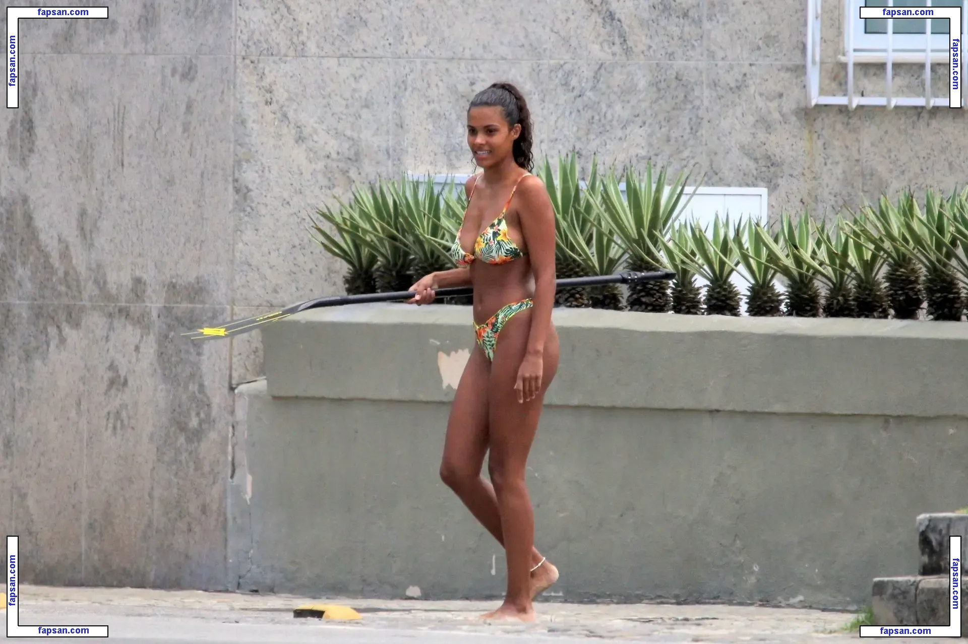 Tina Kunakey голая фото #0347 с Онлифанс