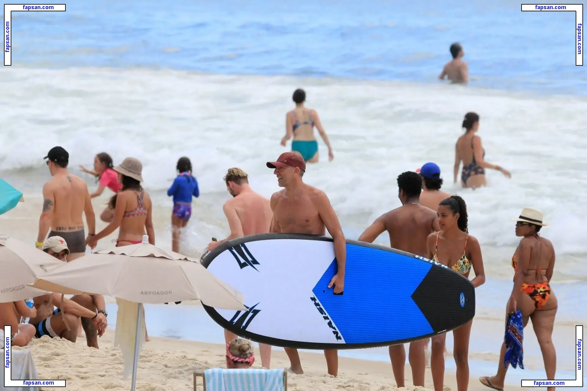 Tina Kunakey голая фото #0356 с Онлифанс