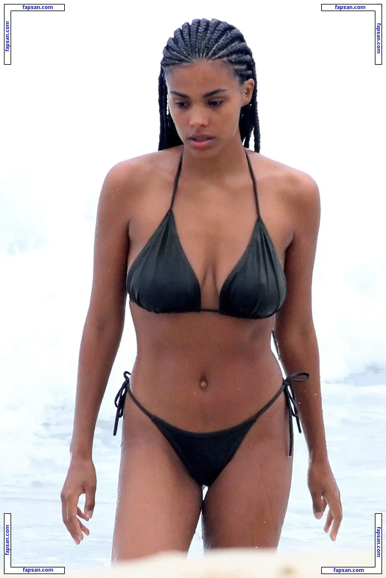 Tina Kunakey голая фото #0374 с Онлифанс