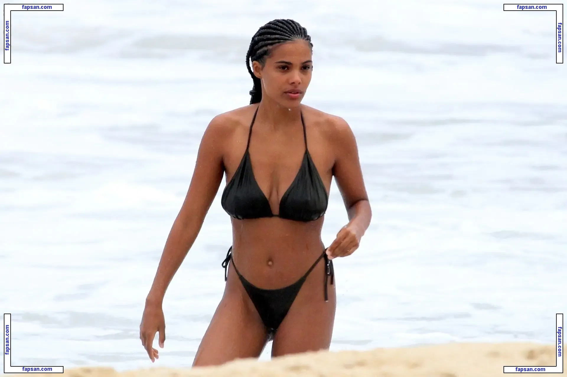 Tina Kunakey голая фото #0381 с Онлифанс