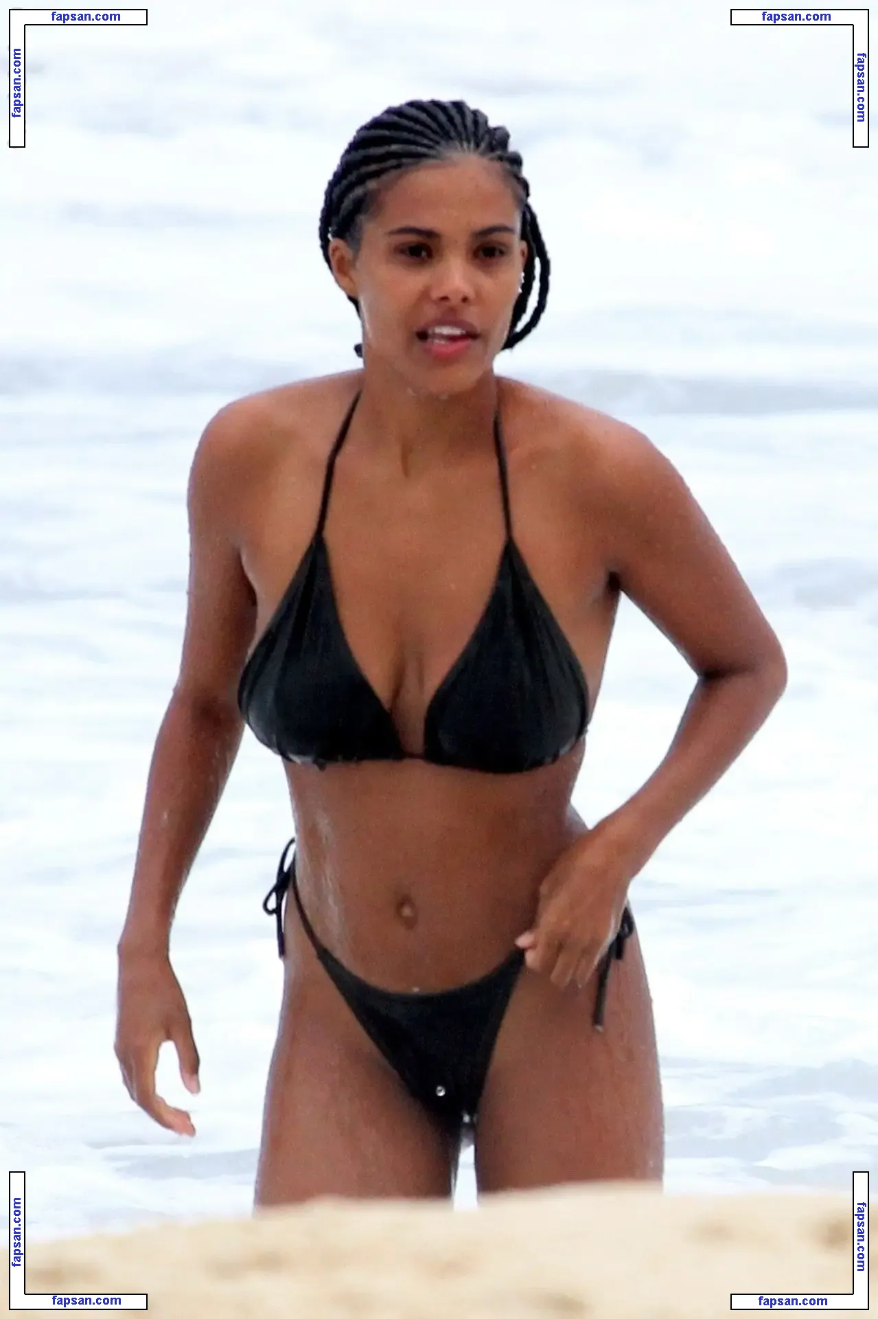 Tina Kunakey голая фото #0391 с Онлифанс