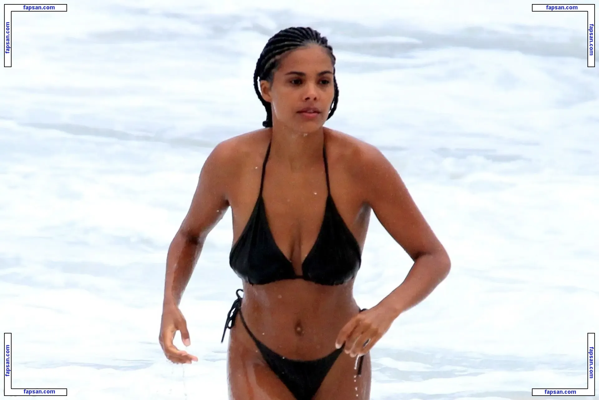 Tina Kunakey голая фото #0397 с Онлифанс