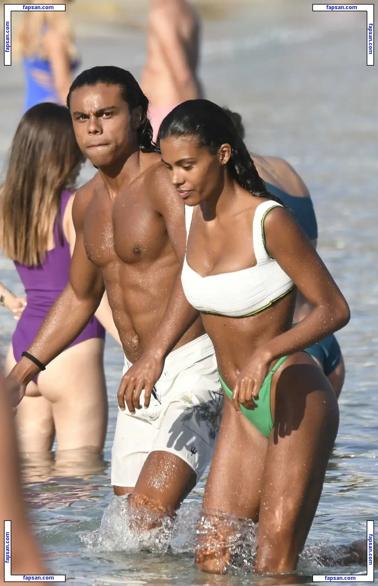 Tina Kunakey голая фото #0509 с Онлифанс