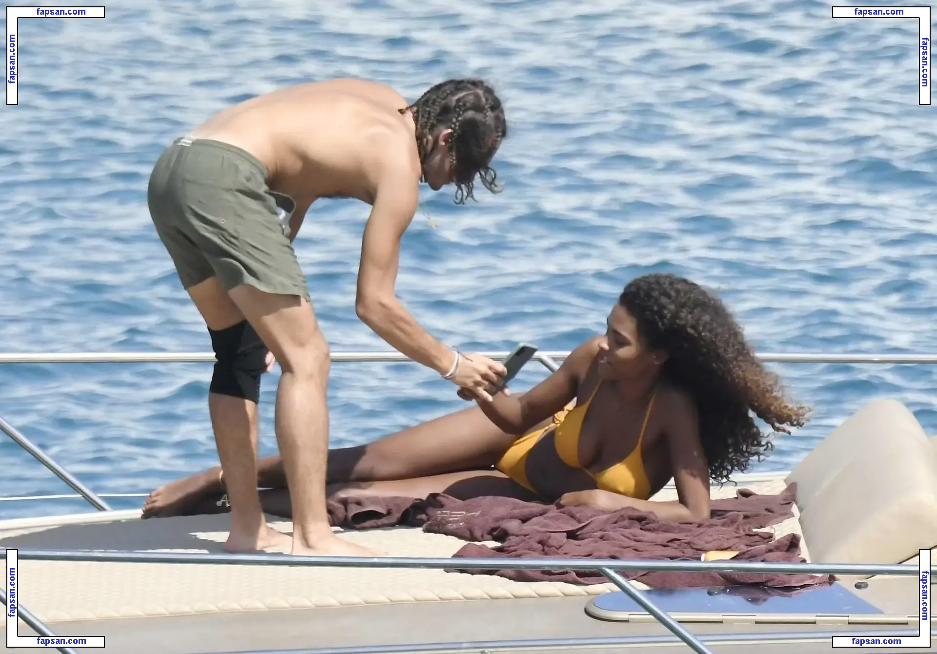 Tina Kunakey голая фото #0526 с Онлифанс