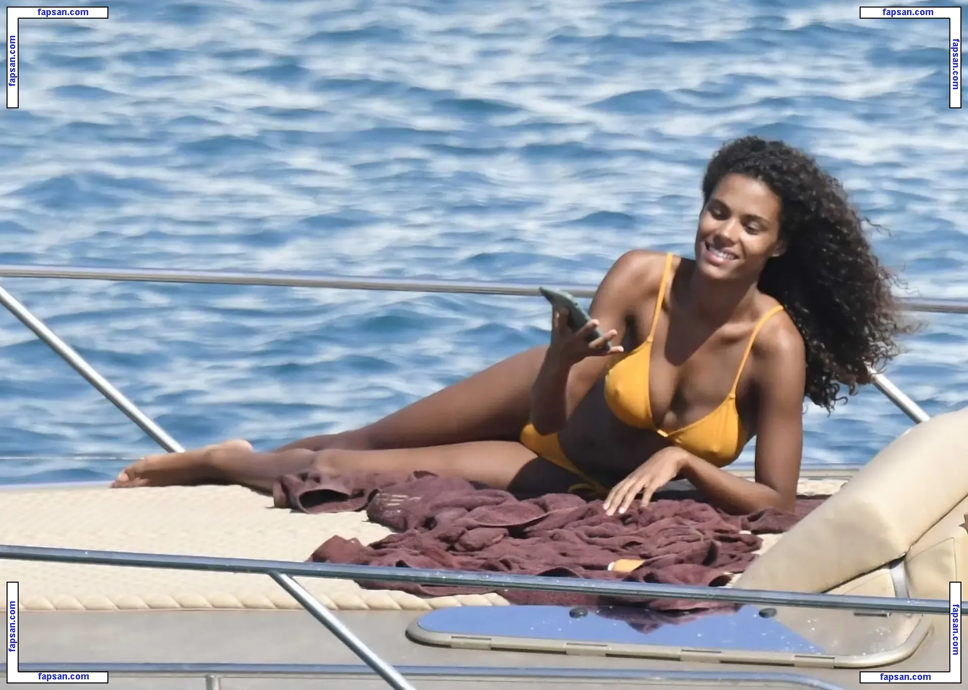 Tina Kunakey голая фото #0533 с Онлифанс