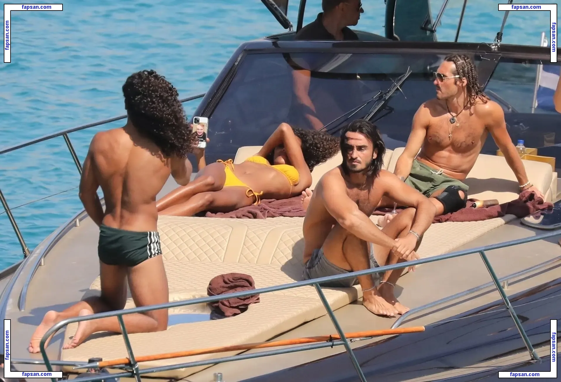 Tina Kunakey голая фото #0535 с Онлифанс