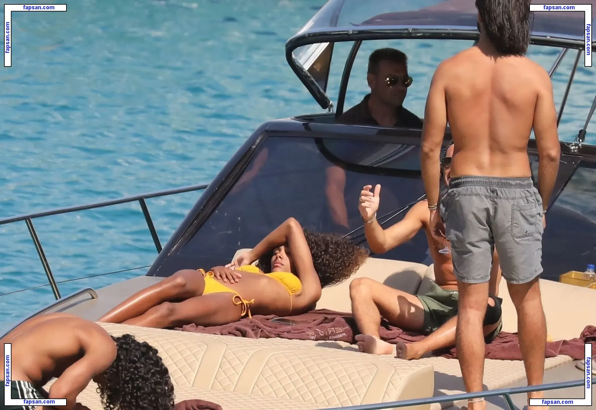 Tina Kunakey голая фото #0537 с Онлифанс