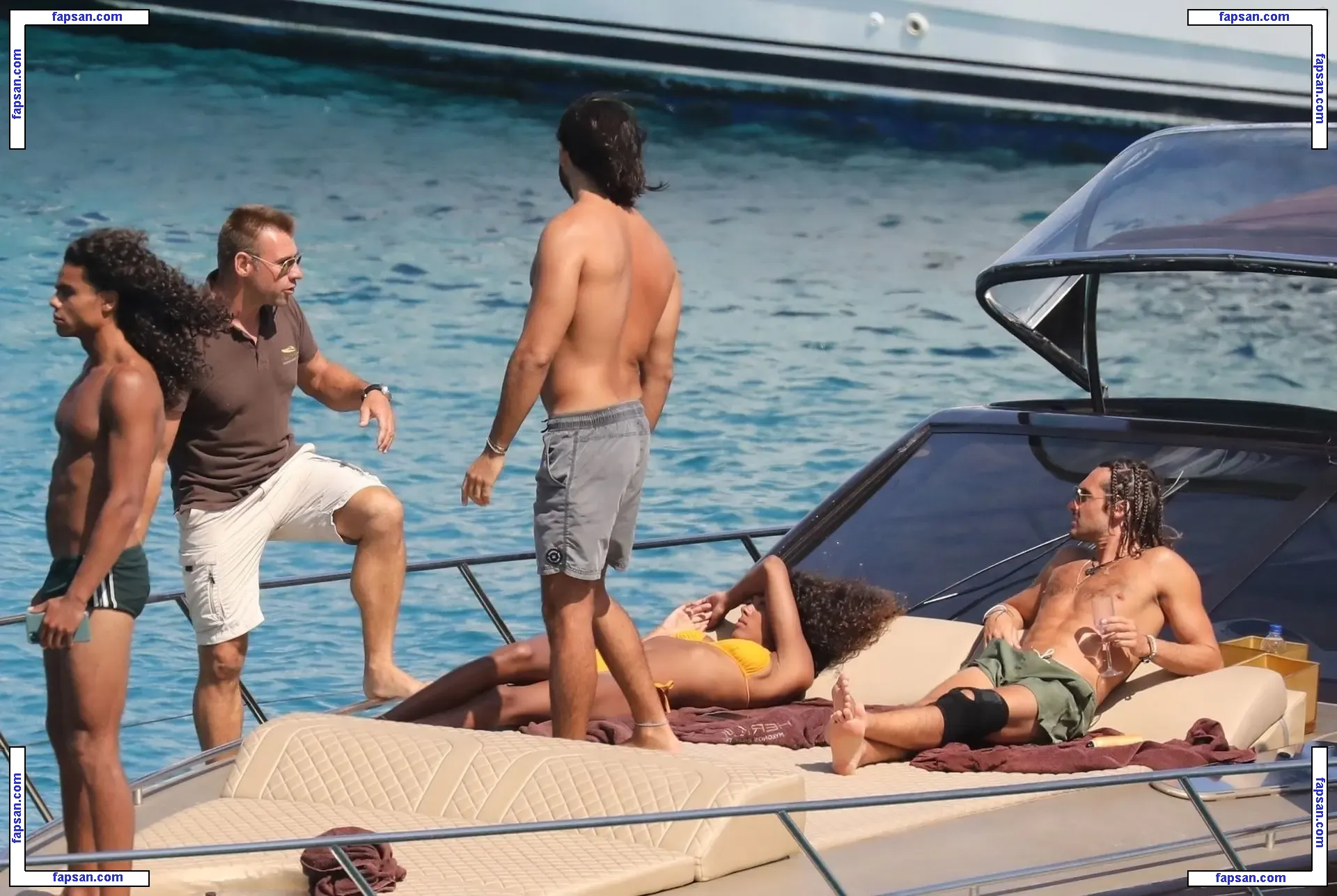 Tina Kunakey голая фото #0539 с Онлифанс