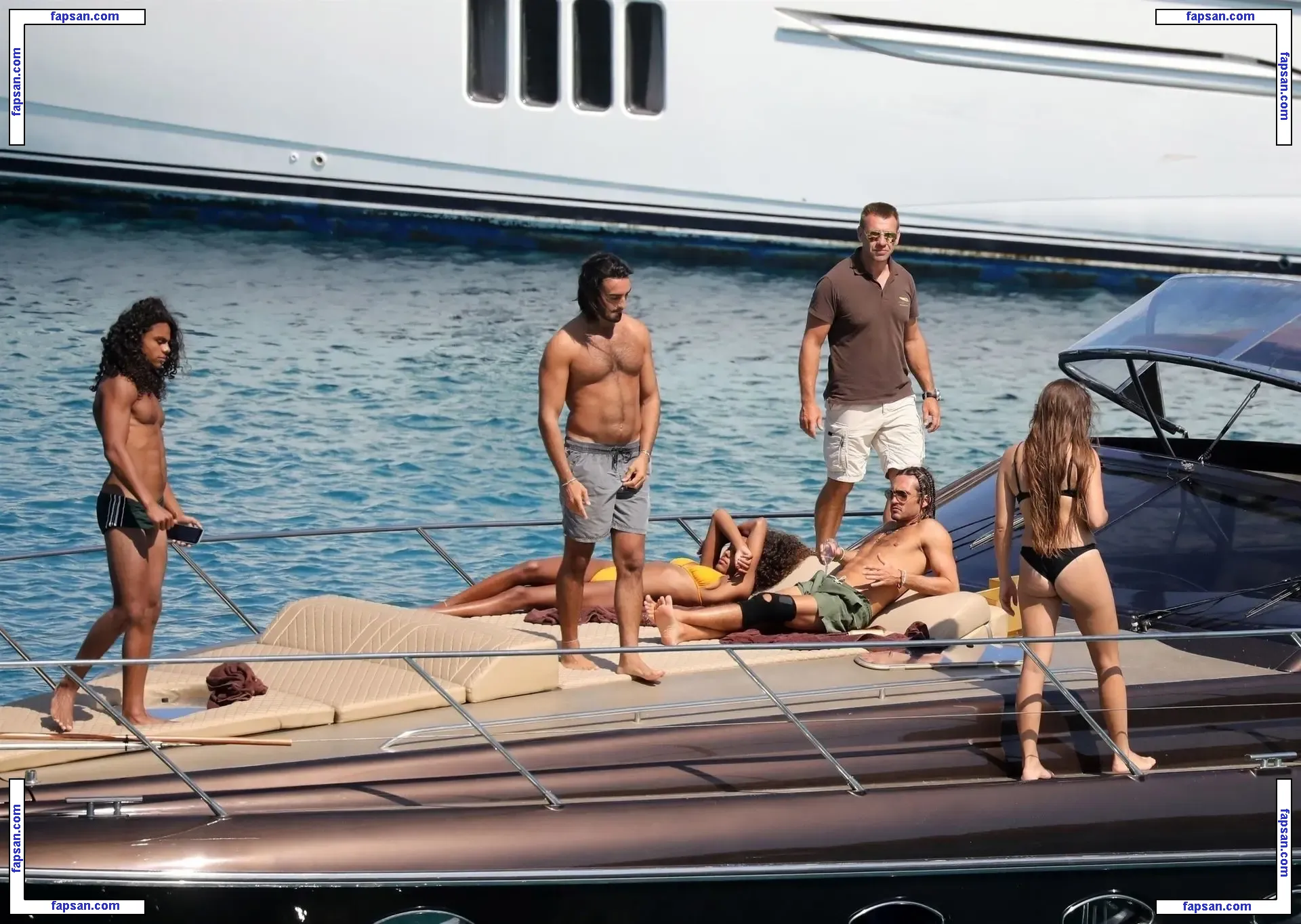 Tina Kunakey голая фото #0540 с Онлифанс