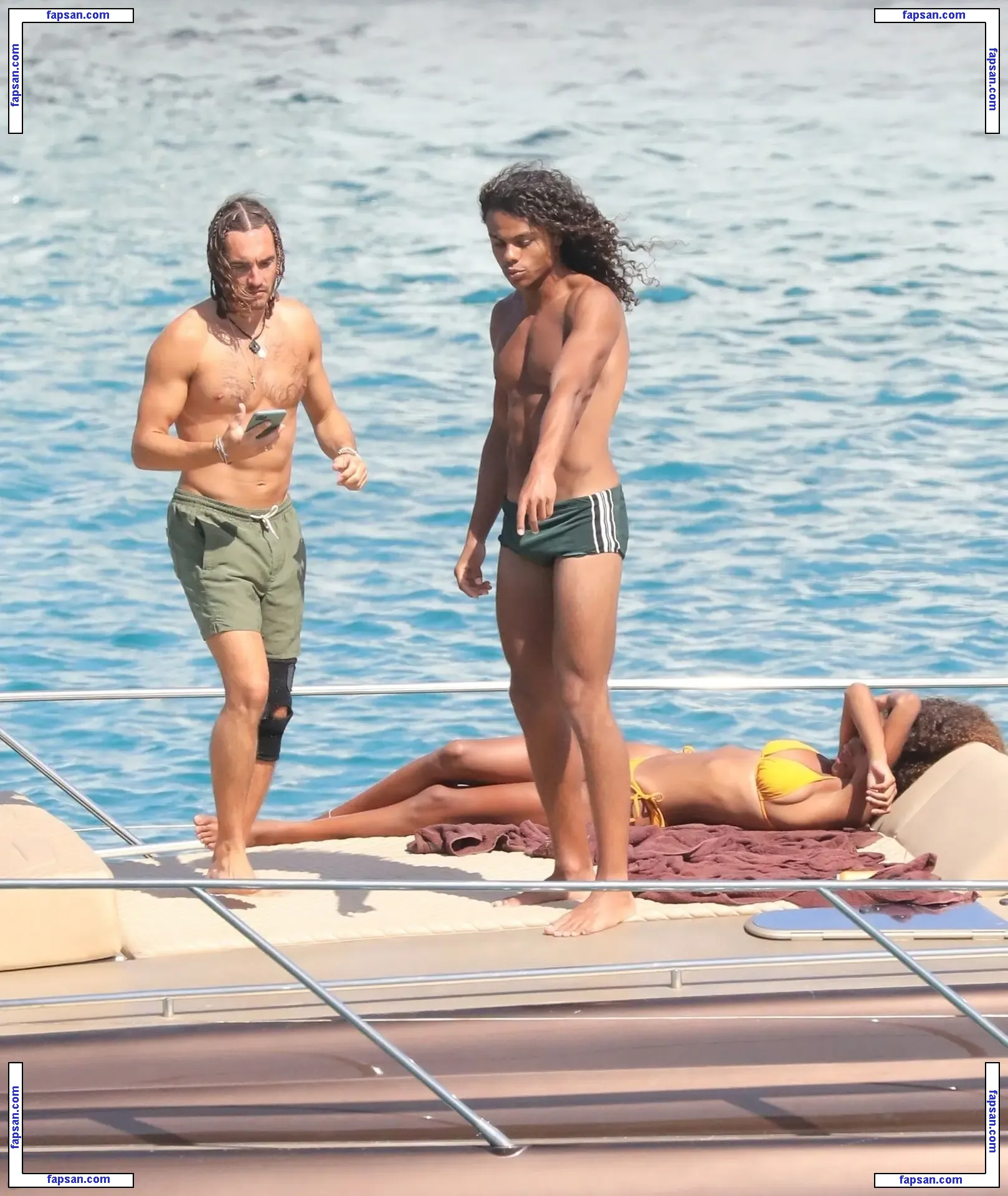 Tina Kunakey голая фото #0541 с Онлифанс