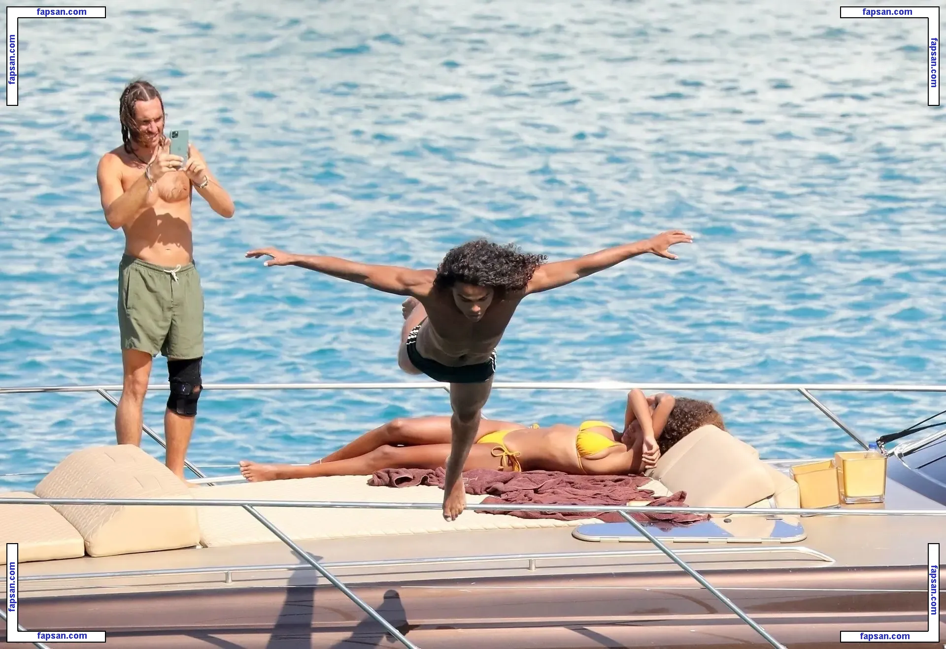 Tina Kunakey голая фото #0543 с Онлифанс