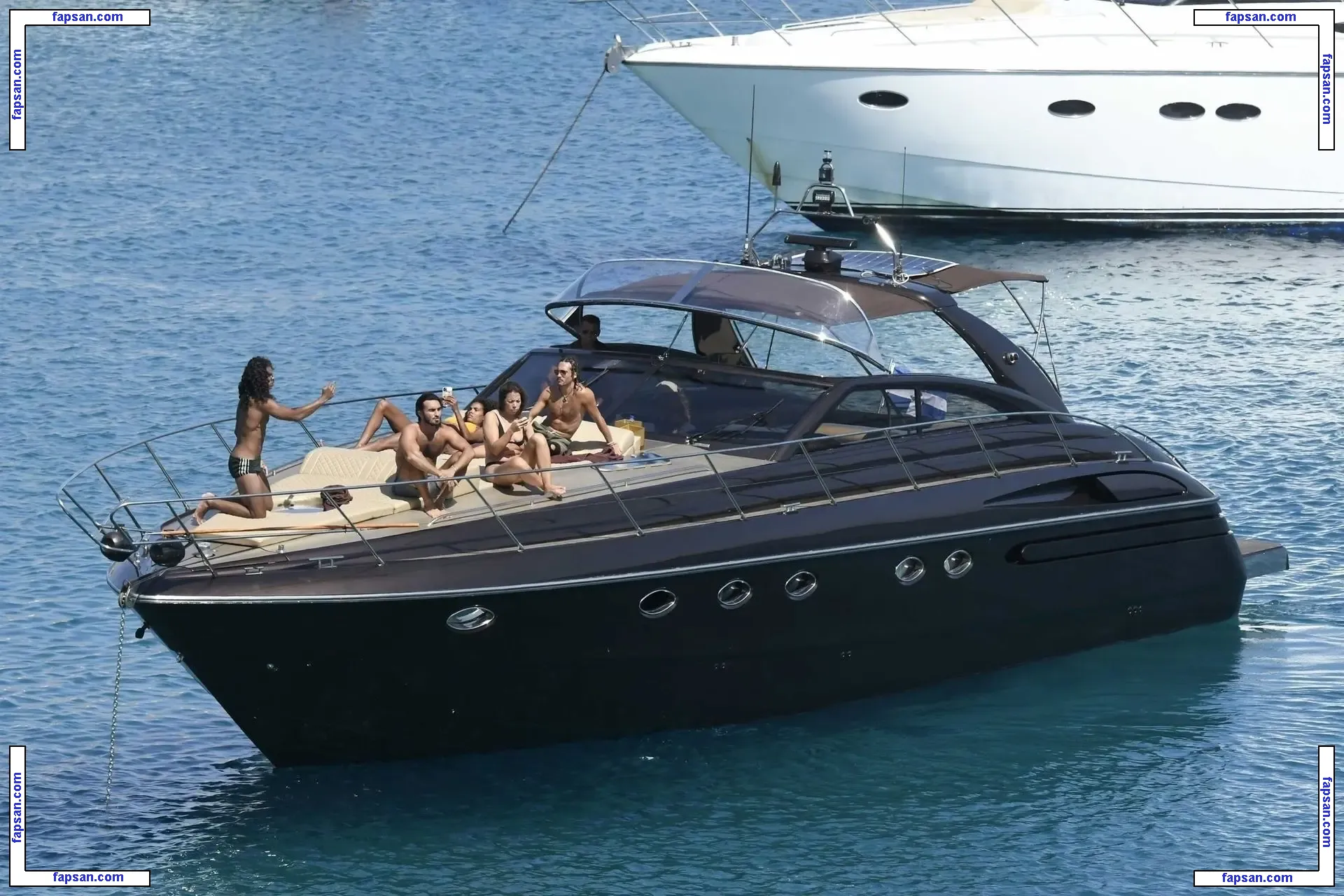 Tina Kunakey голая фото #0554 с Онлифанс