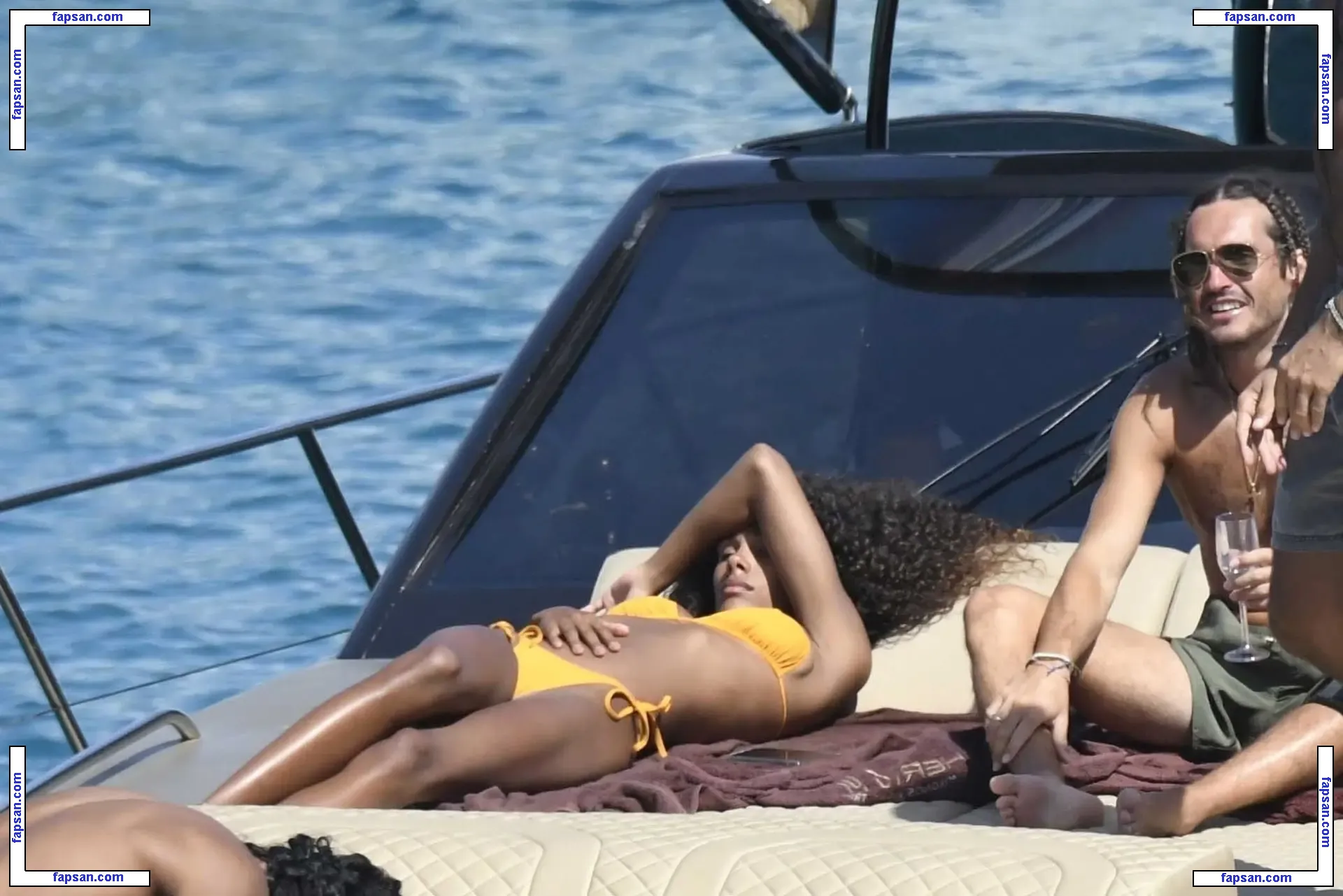 Tina Kunakey голая фото #0556 с Онлифанс