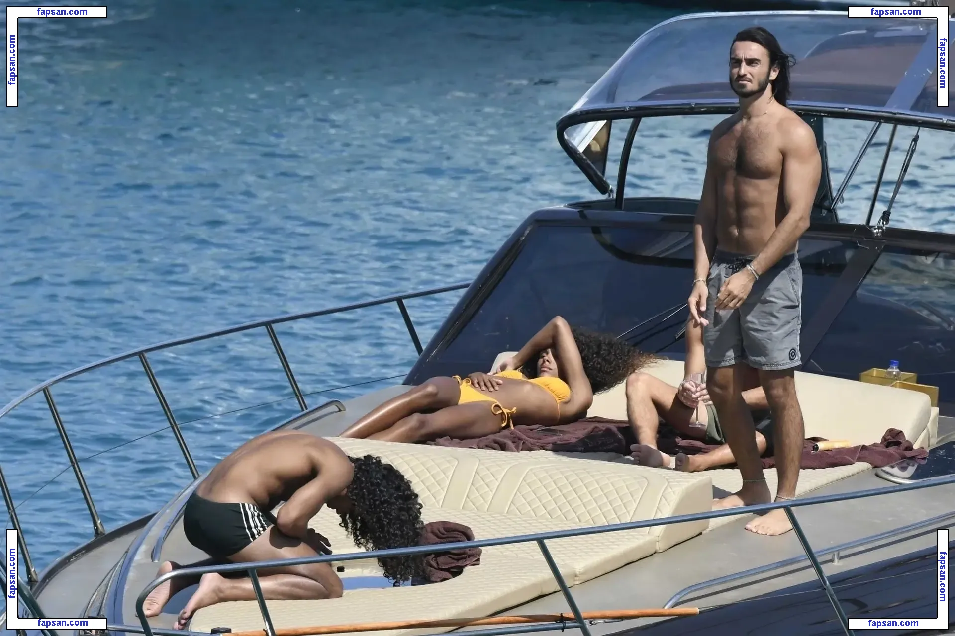 Tina Kunakey голая фото #0557 с Онлифанс