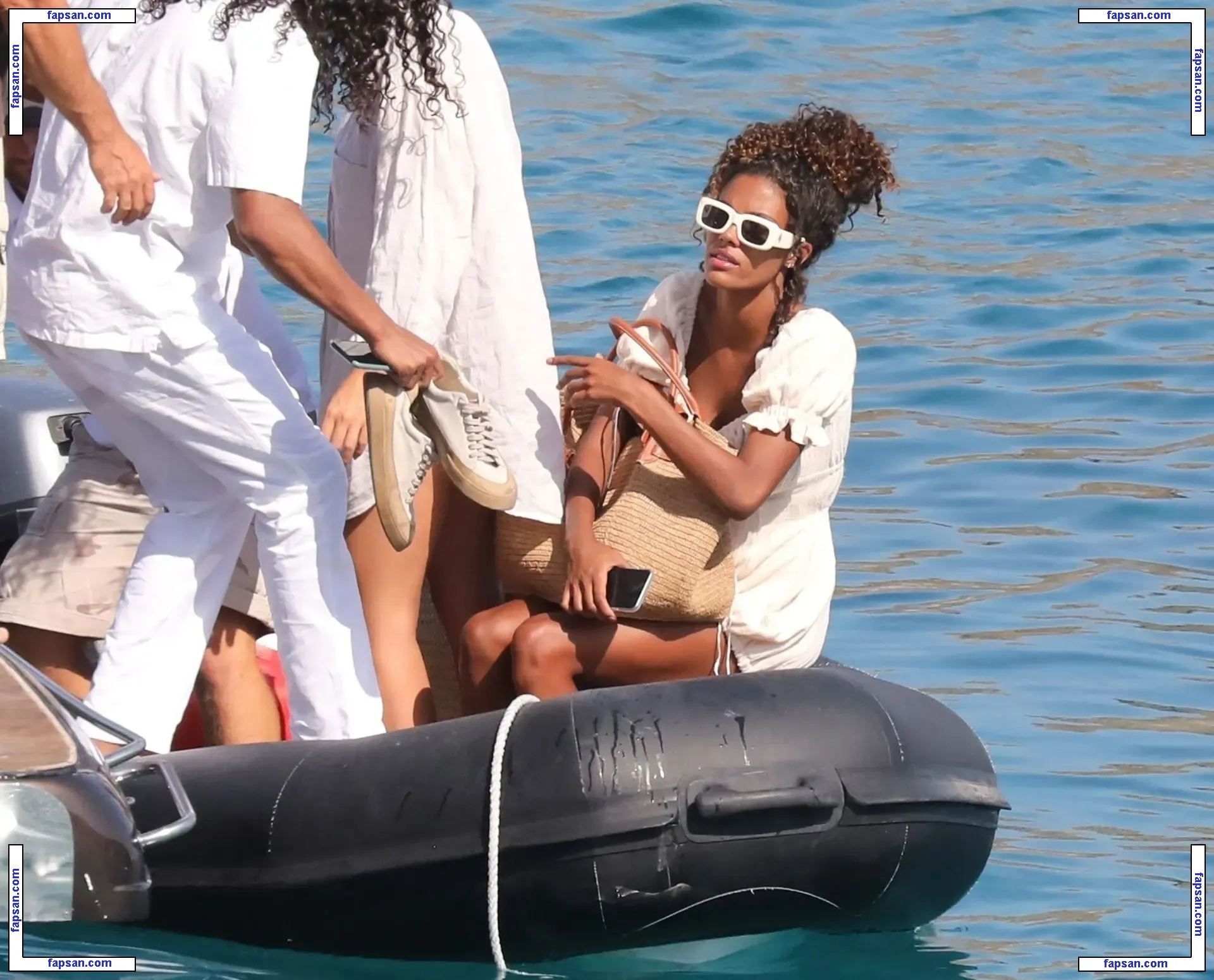 Tina Kunakey голая фото #0568 с Онлифанс