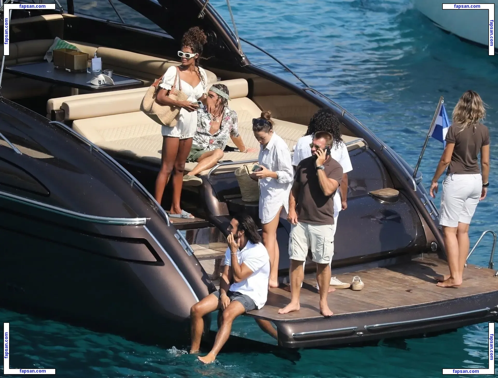 Tina Kunakey голая фото #0582 с Онлифанс