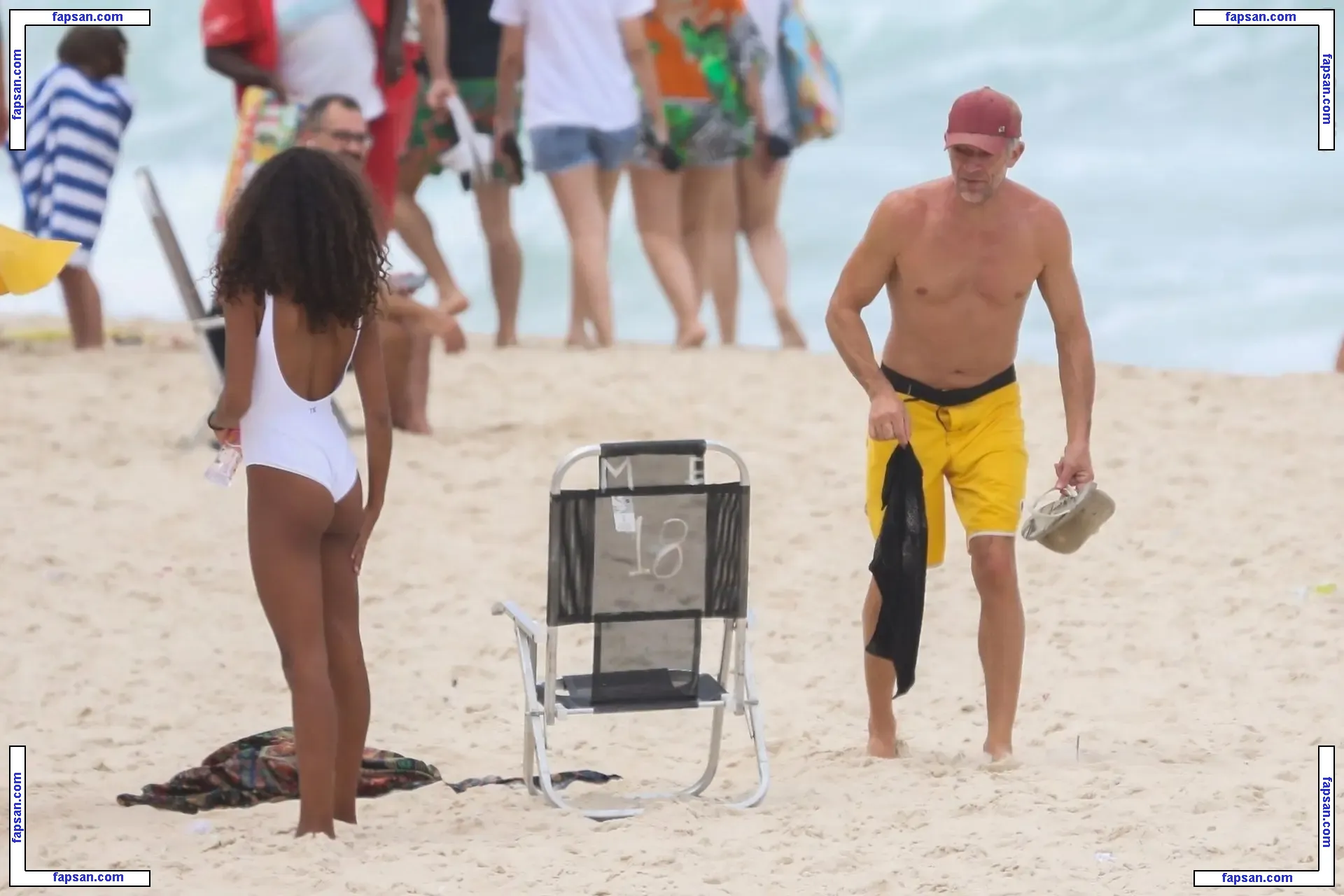 Tina Kunakey голая фото #0606 с Онлифанс