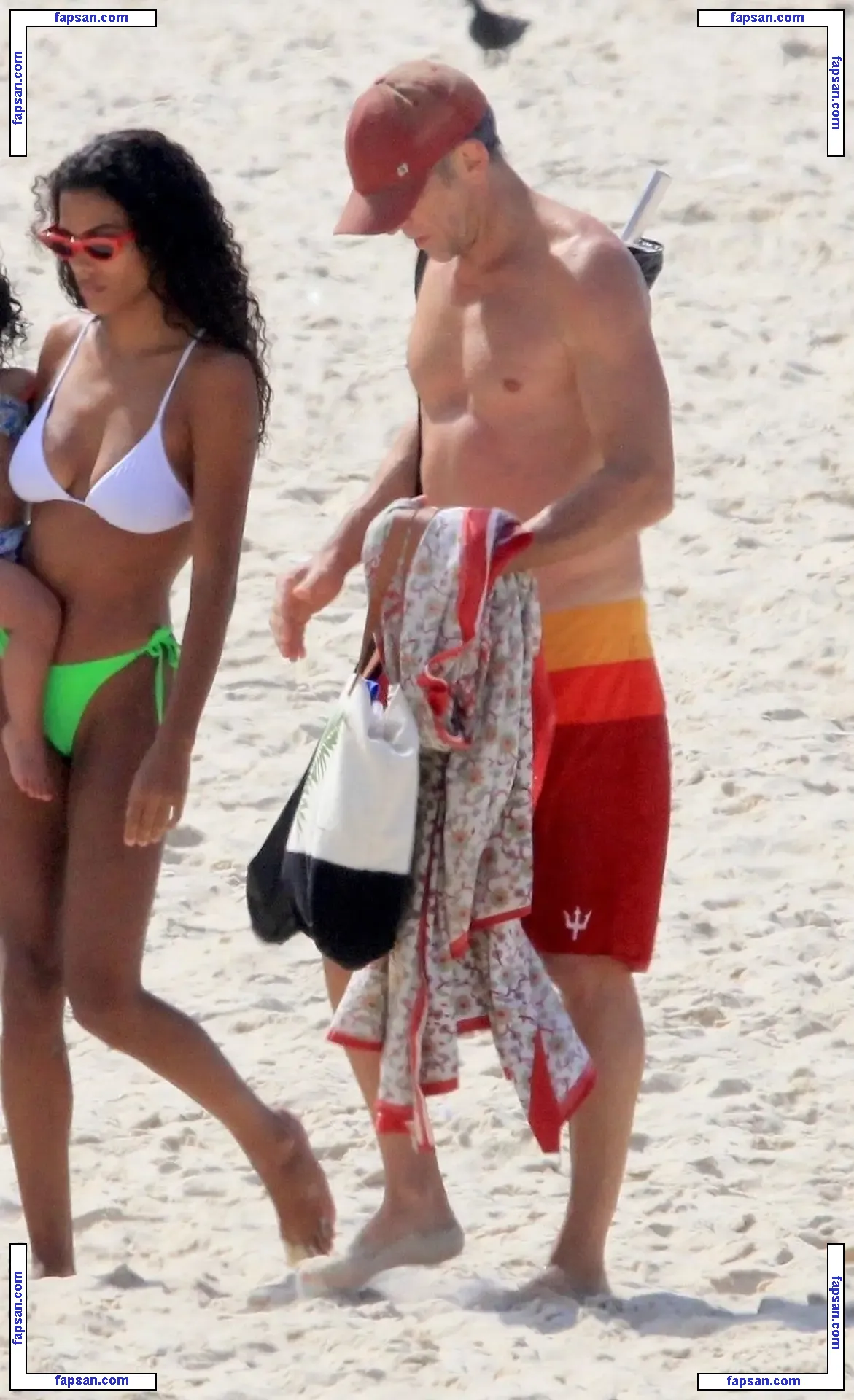 Tina Kunakey голая фото #0619 с Онлифанс