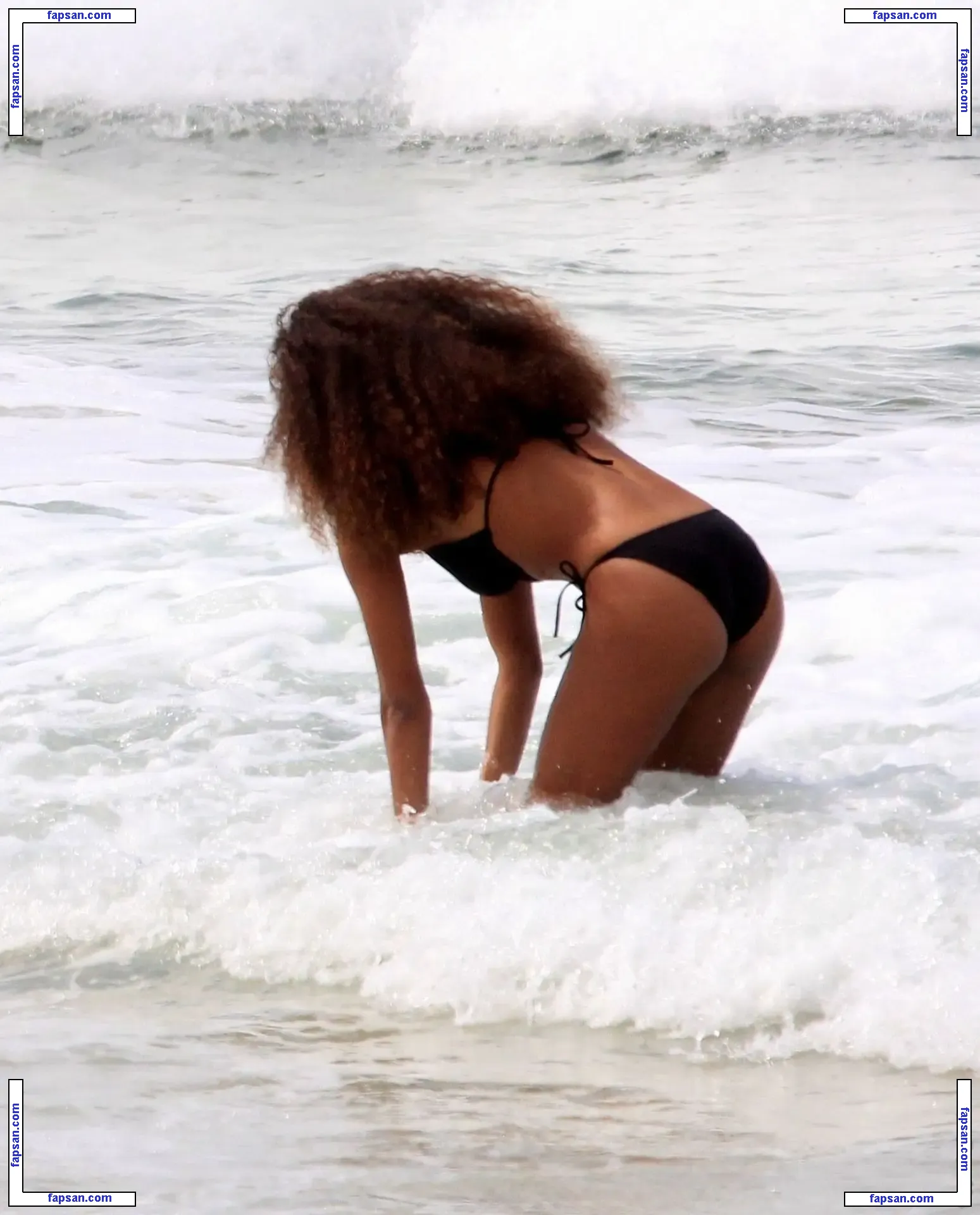 Tina Kunakey голая фото #0656 с Онлифанс