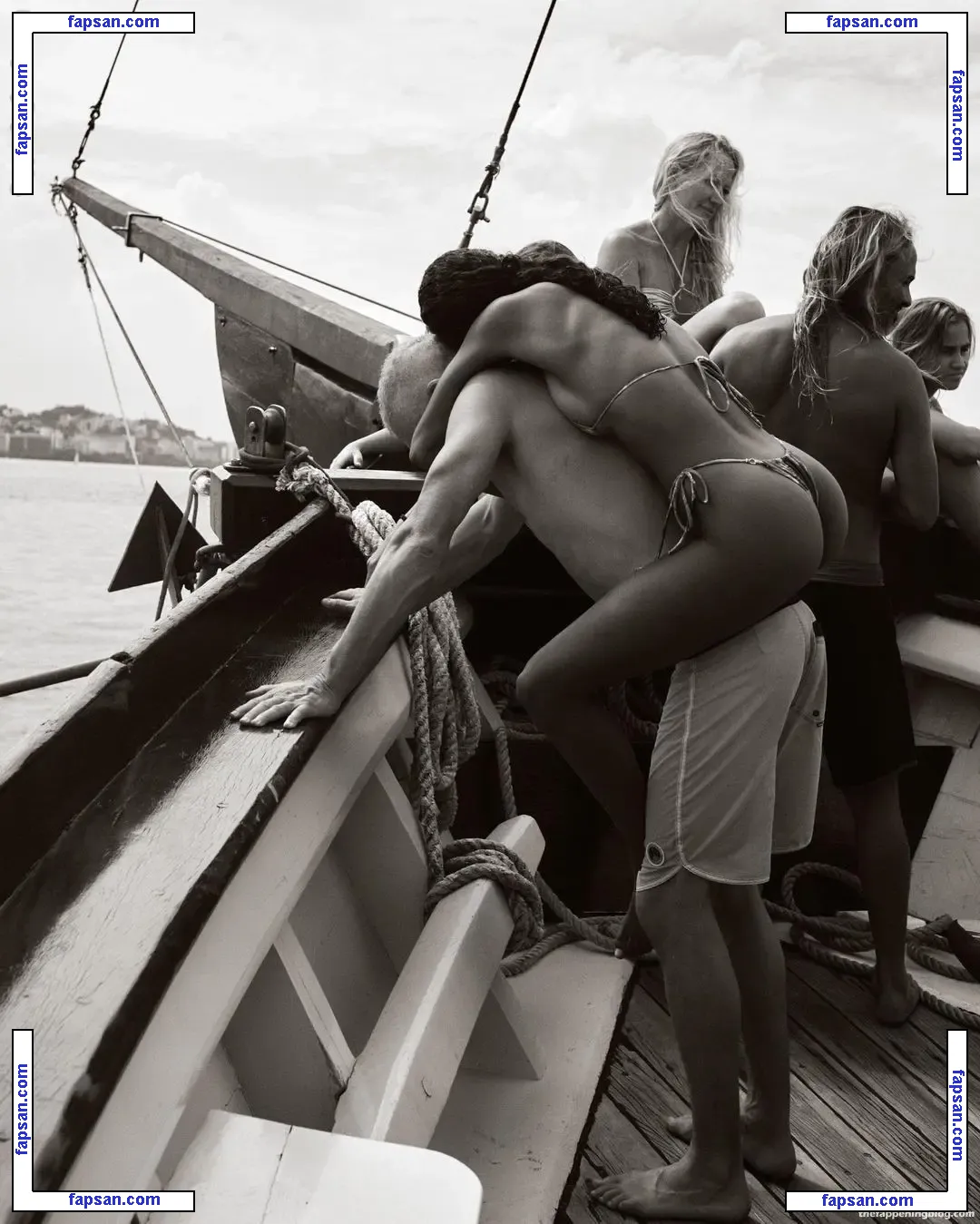 Tina Kunakey голая фото #0796 с Онлифанс